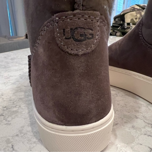 UGG women boots size 7 - Picture 9 of 9
